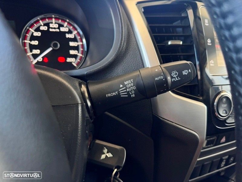 Mitsubishi L200 2.3 DI-D Strakar CD Connect Edition 4WD - 23