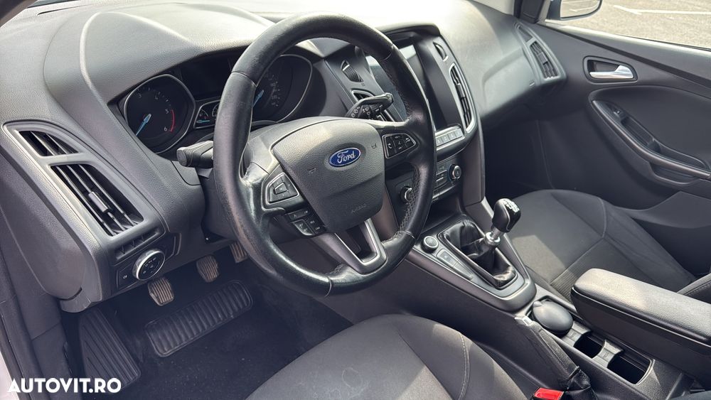 Ford Focus 1.5 TDCi DPF Start-Stopp-System Trend - 17