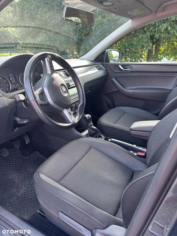 Skoda RAPID 1.2 TSI Ambition - 12