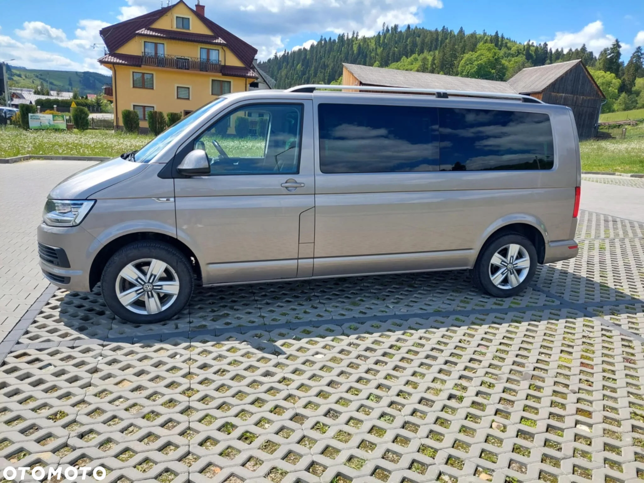 Volkswagen Caravelle 2.0 TDI L2 Comfortline 4Motion - 12