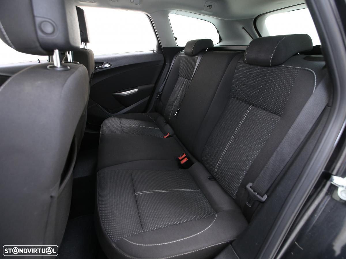 Opel Astra Sports Tourer - 9