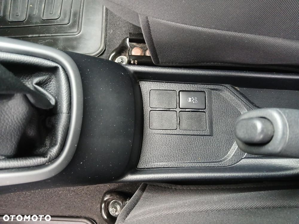 Toyota Yaris - 35