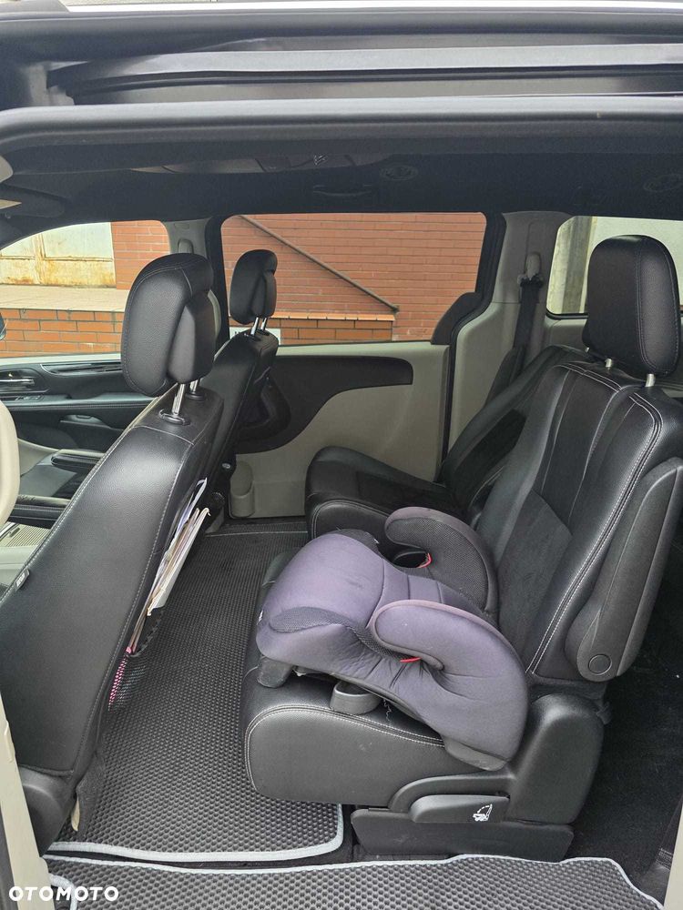 Dodge Grand Caravan - 7