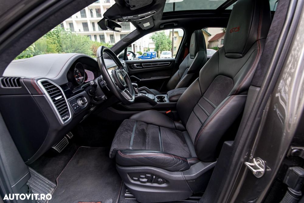 Porsche Cayenne - 12