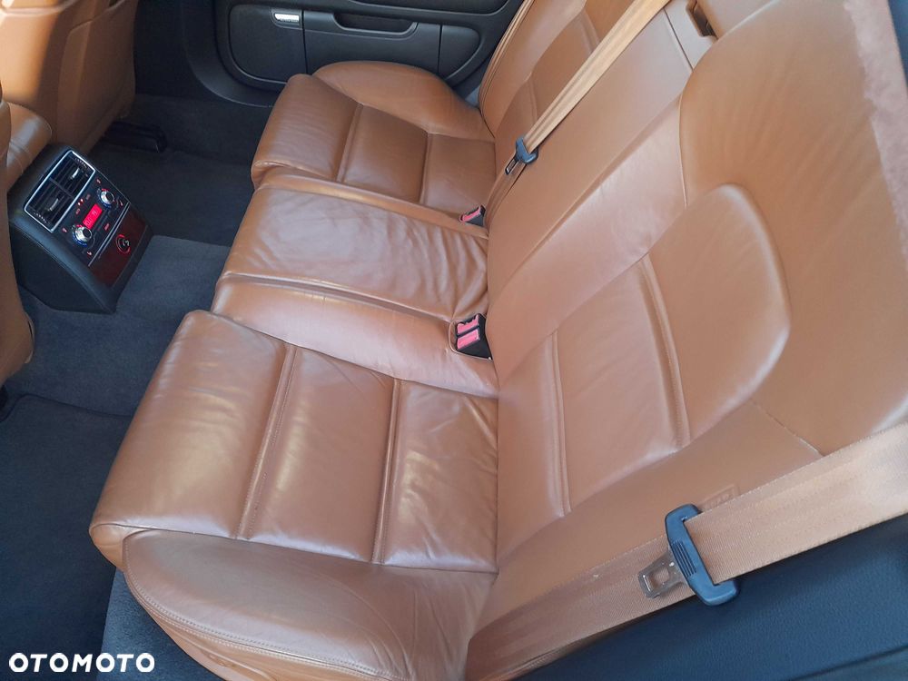 Audi A8 - 7