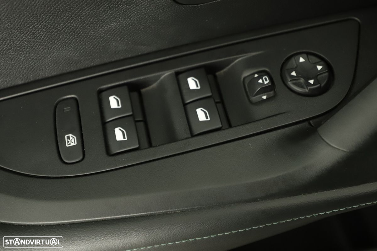Peugeot 2008 1.2 PureTech Allure Pack - 21