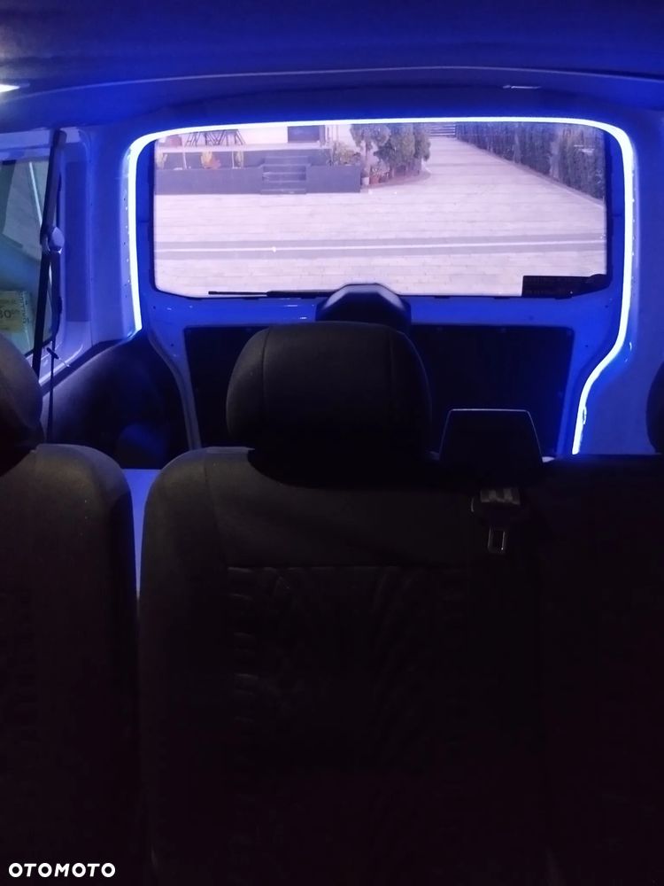 Volkswagen Transporter - 19