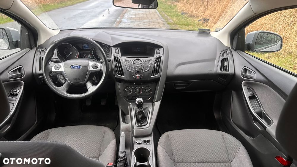 Ford Focus 1.6 Ambiente - 10