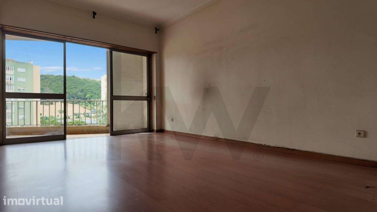 Apartamento T3 com Excelente Potencial de Remodelação em Povoa de St. - Grande imagem: 5/20