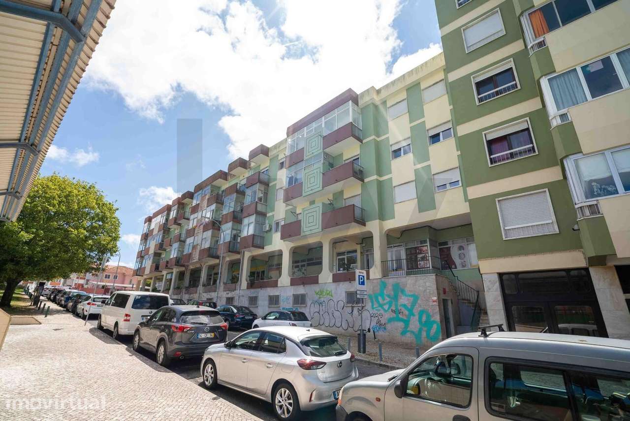 T1 Renovado com Vista Desafogada — a 1 Minuto da Estação de Sintra - Grande imagem: 2/26