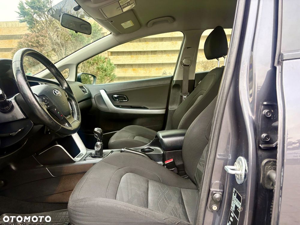 Kia Ceed - 13
