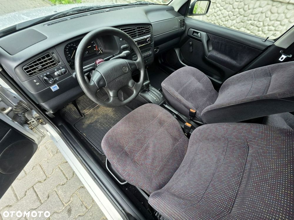 Volkswagen Golf 2.0 GL - 10
