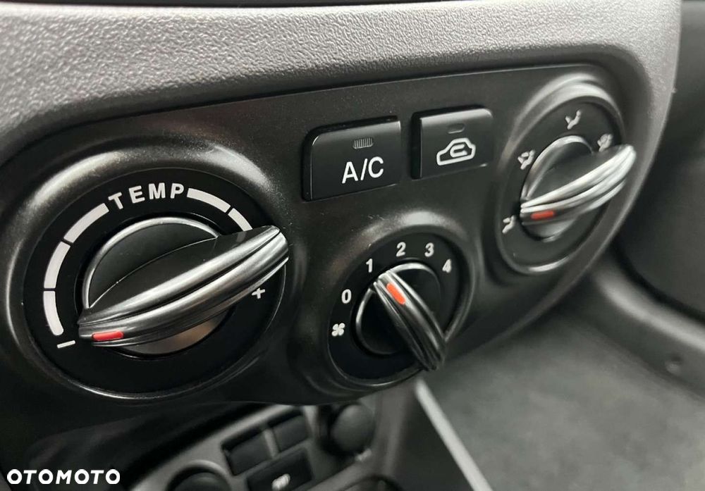 Kia Rio - 25
