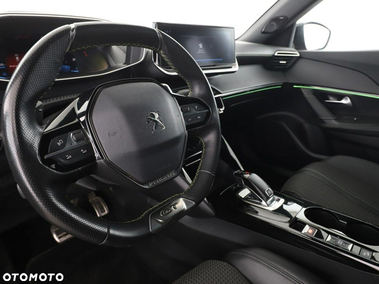 Peugeot 2008 PureTech 130 EAT8 GT - 14