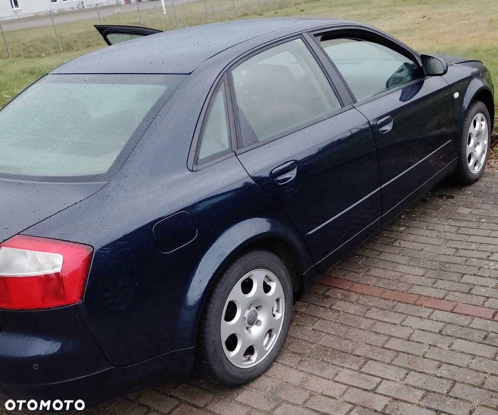 Audi A4 Limousine - 3