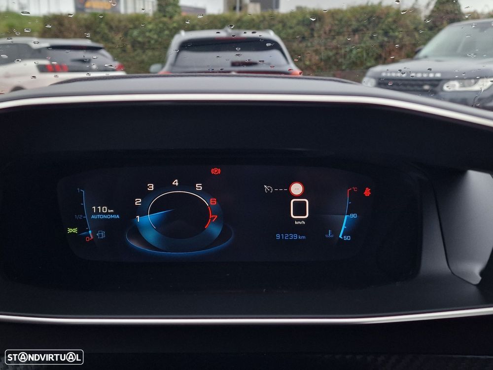 Peugeot 2008 1.2 PureTech Allure Pack - 24