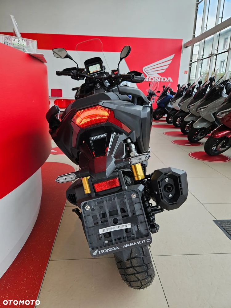 Honda ADV350 - 10