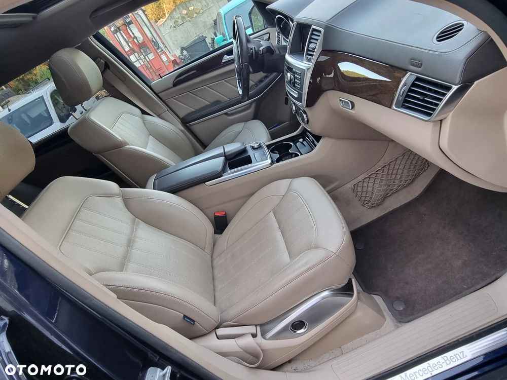 Mercedes-Benz GL 500 4Matic 7G-TRONIC - 17