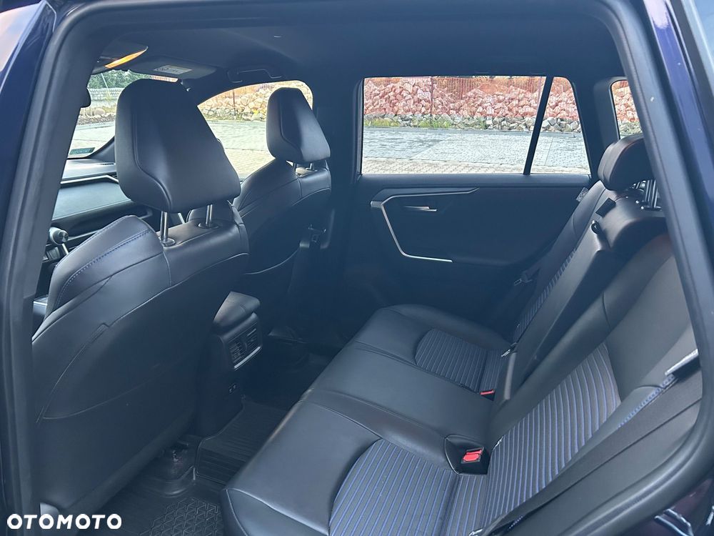 Toyota RAV4 - 8