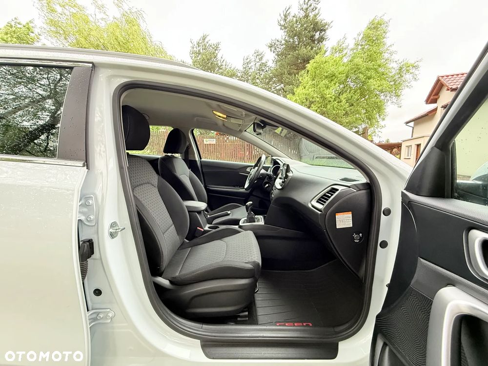 Kia Ceed 1.6 CRDi mHEV L - 27