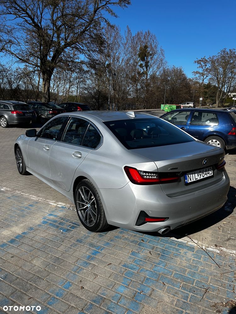 BMW Seria 3 330i xDrive Sport Line - 4