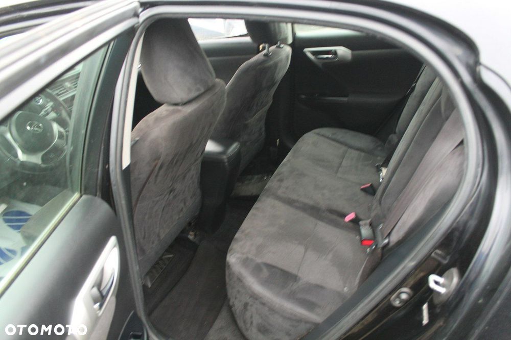 Lexus CT - 10