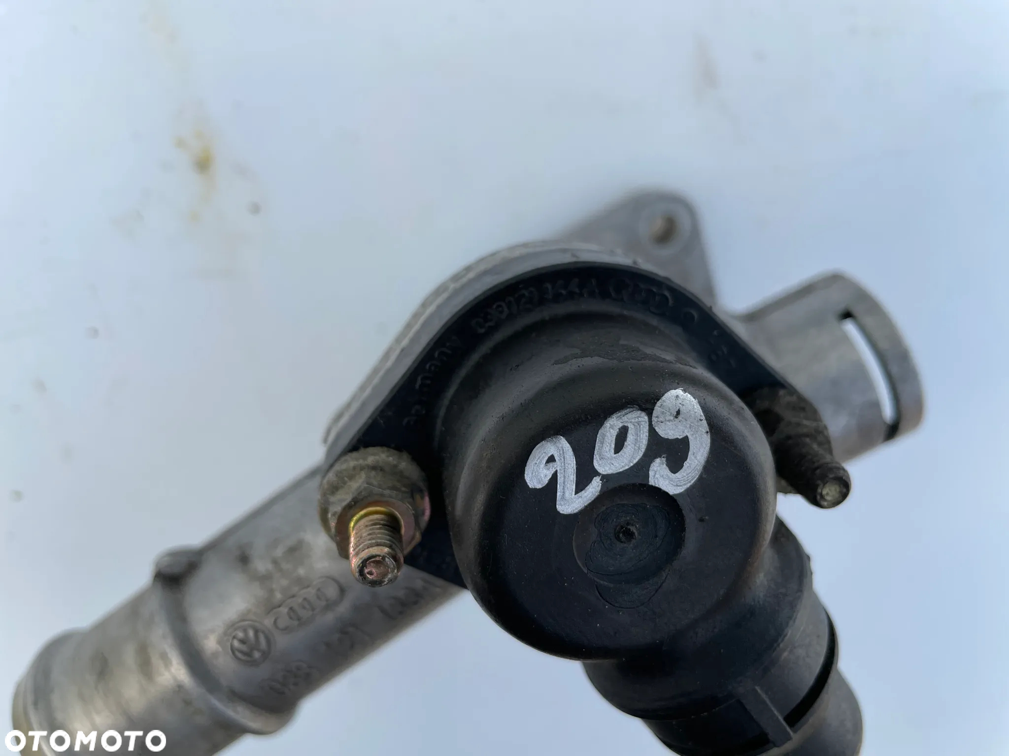 króciec wody vw audi 038121133A 038121144A - 3