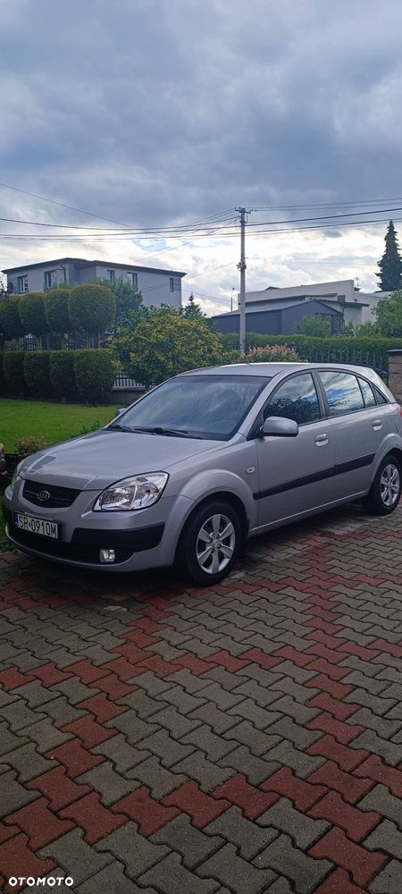 Kia Rio - 1