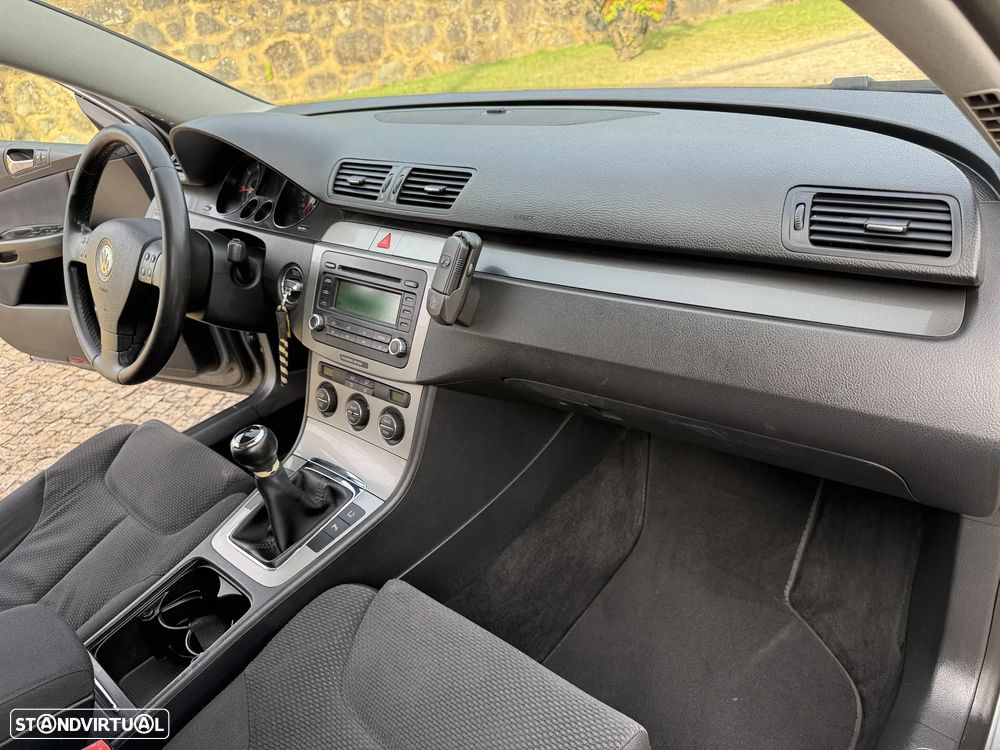 VW Passat 2.0 TDI Highline - 20