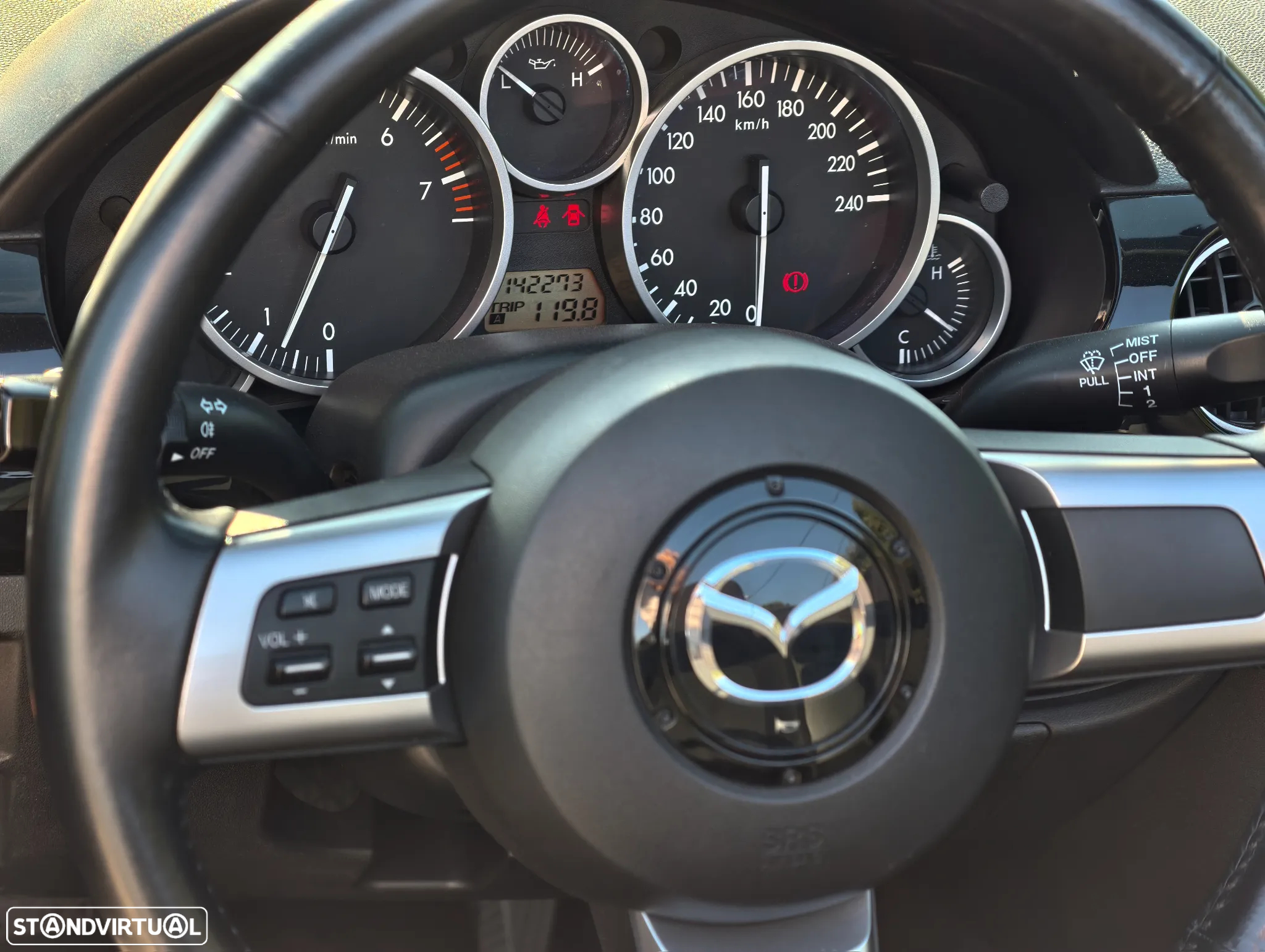 Mazda MX-5 MZR 1.8 Exclusive - 8