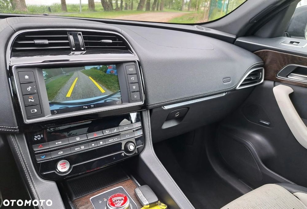 Jaguar F-Pace - 18