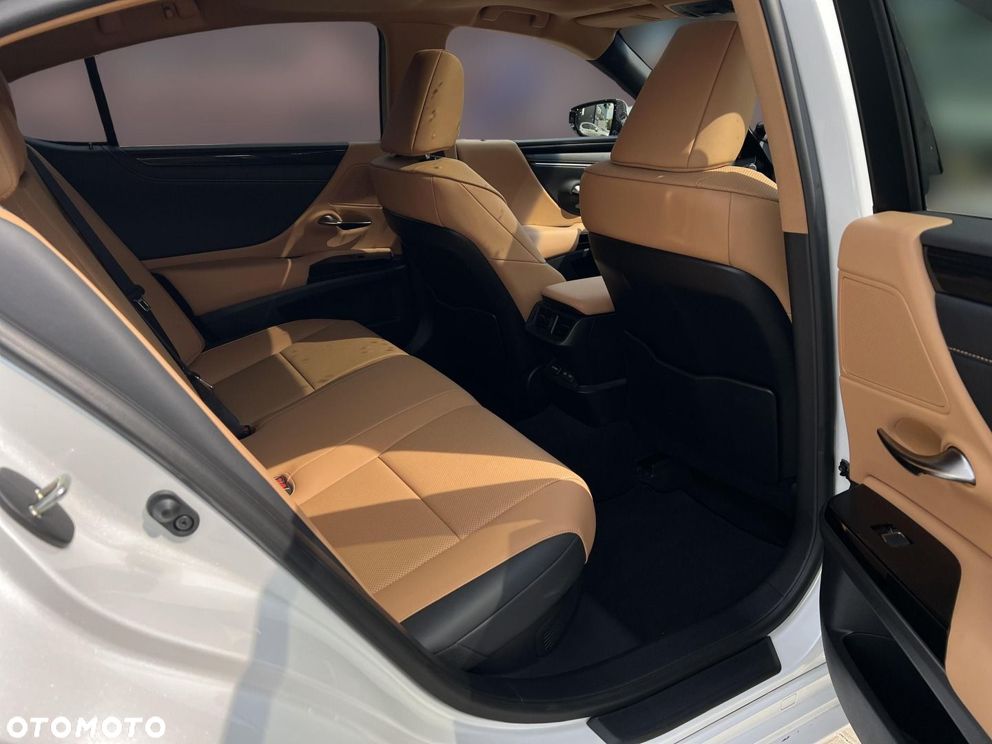 Lexus ES - 21