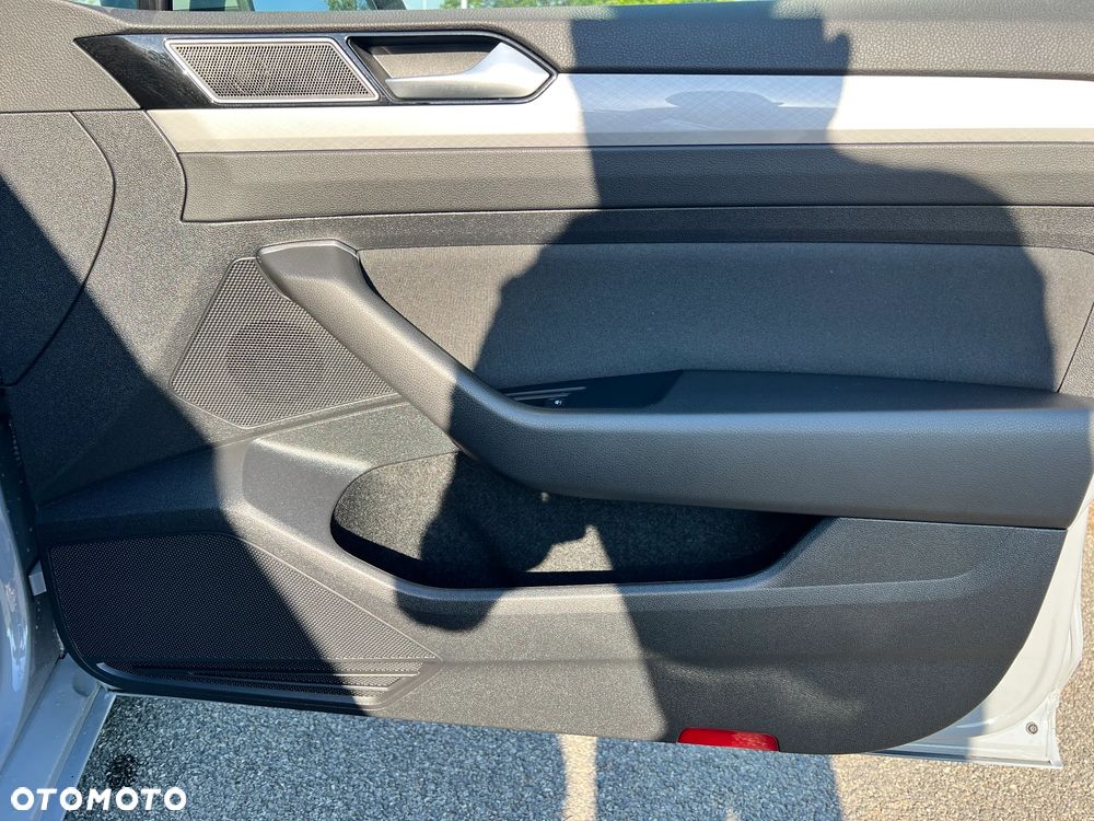 Volkswagen Passat Variant 1.5 TSI EVO Business DSG - 16