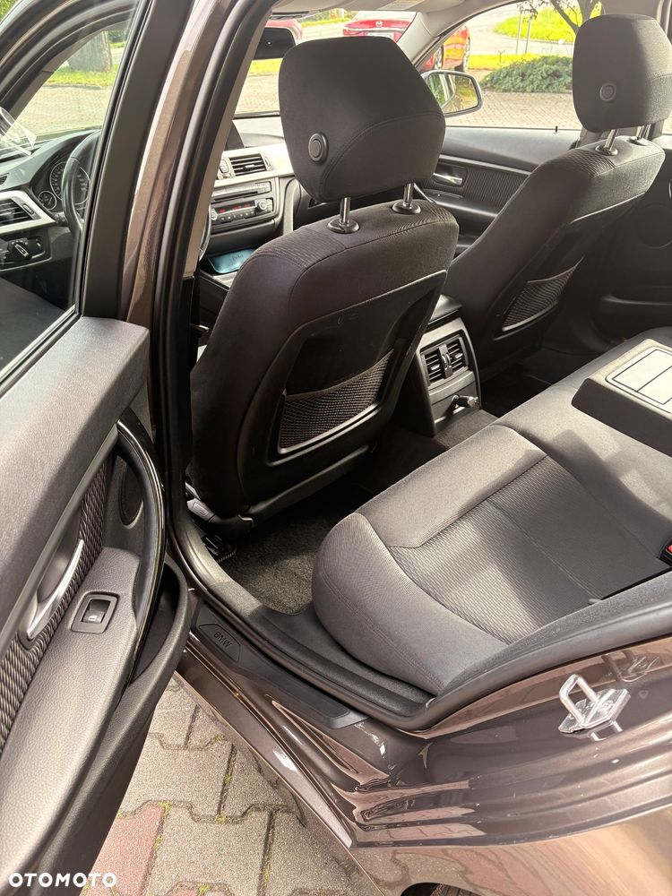 BMW Seria 3 320d - 12