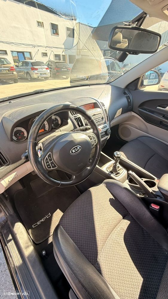 Kia Ceed 1.6 CRDi LX - 14