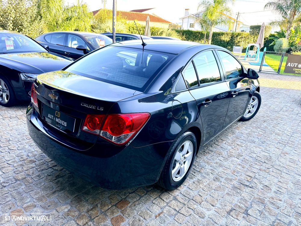 Chevrolet Cruze 1.6 LS - 2