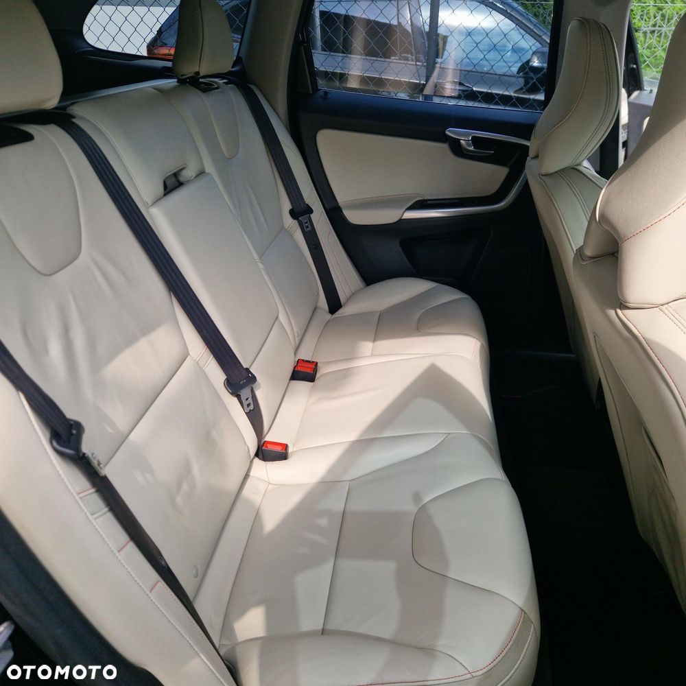 Volvo XC 60 D4 Drive-E Ocean Race - 15