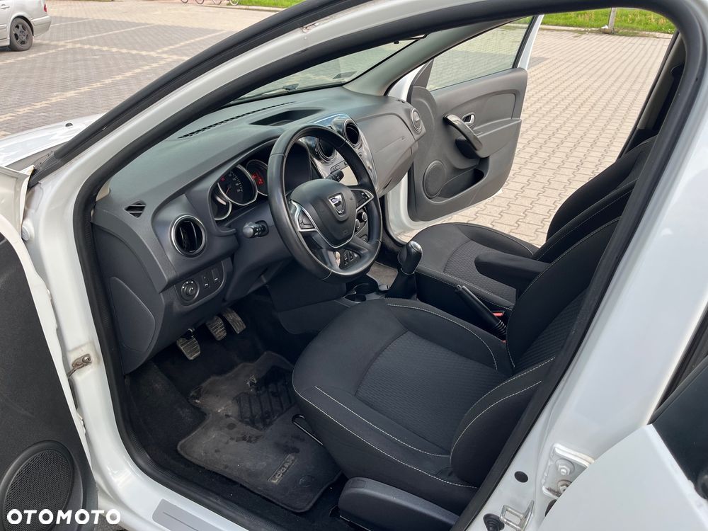 Dacia Logan 0.9 TCe Laureate - 18