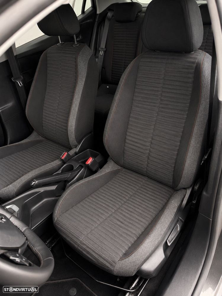 Peugeot 2008 1.2 PureTech Active Pack - 12