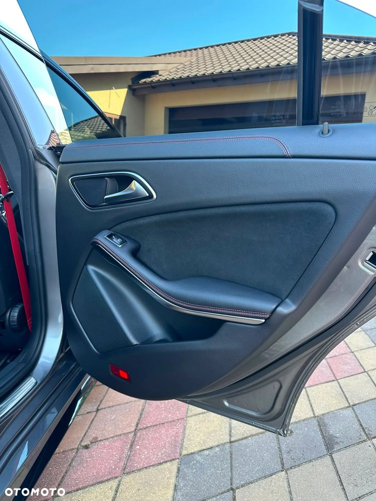 Mercedes-Benz CLA - 11