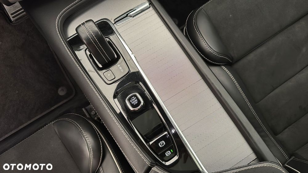Volvo XC 90 T8 AWD Plug-In Hybrid R-Design 7os - 19