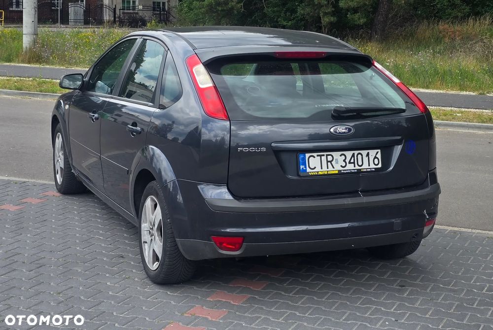 Ford Focus 1.6 16V Ambiente - 6