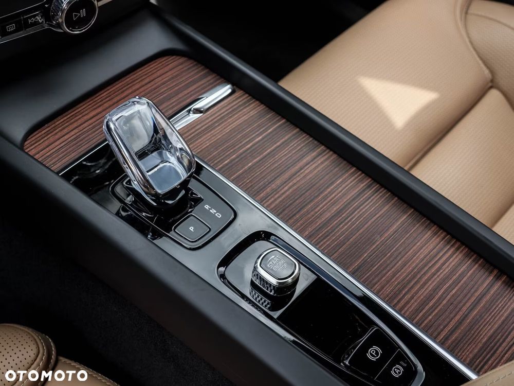 Volvo XC 60 B5 B AWD Ultra Dark - 9