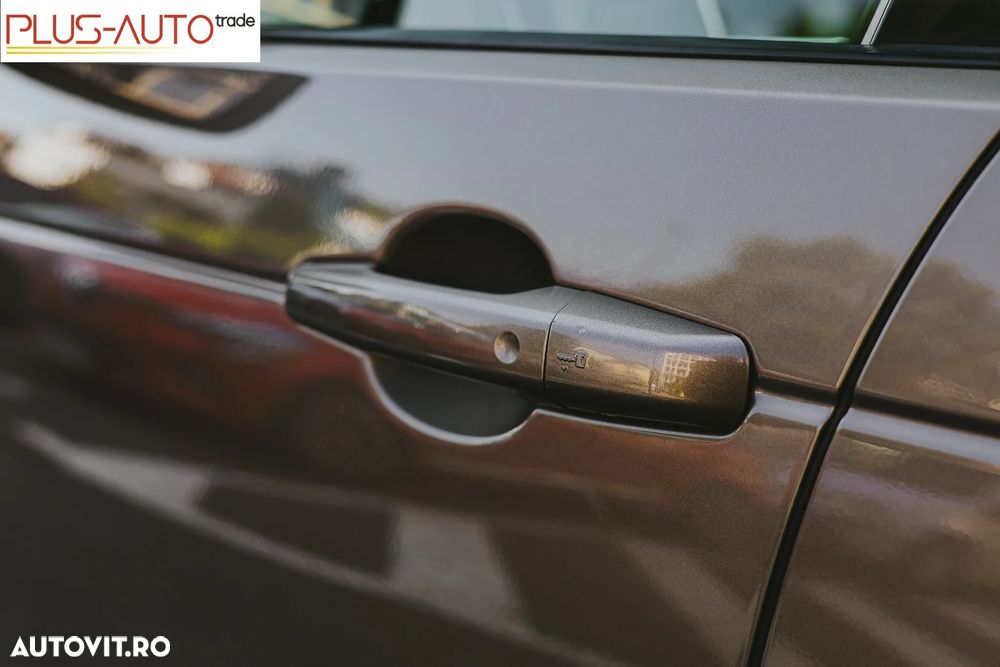 Land Rover Discovery 2.0 L TD4 HSE - 8