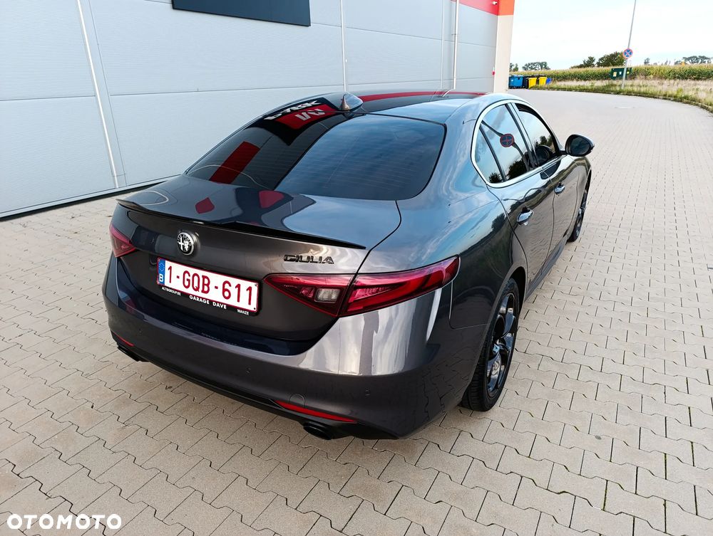 Alfa Romeo Giulia 2.2 Super - 13