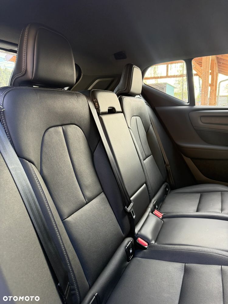 Volvo XC 40 B4 B AWD R-Design - 26