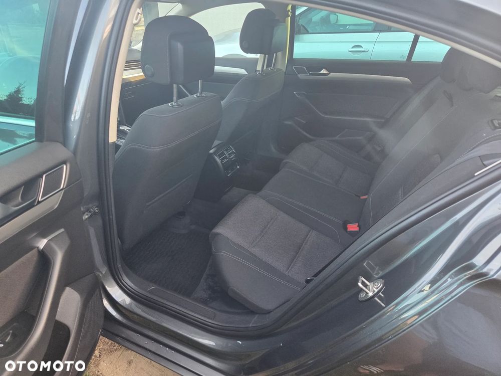 Volkswagen Passat 2.0 TDI BMT Comfortline DSG - 9