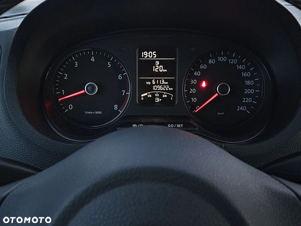 Volkswagen Polo 1.2 TSI MATCH - 33