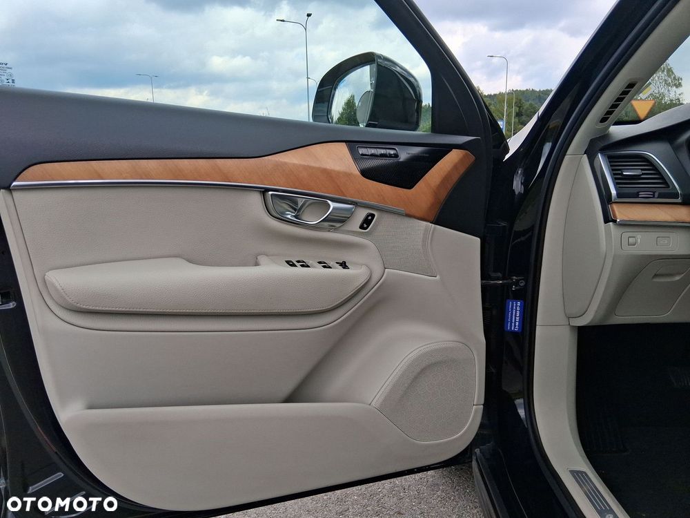 Volvo XC 90 - 19