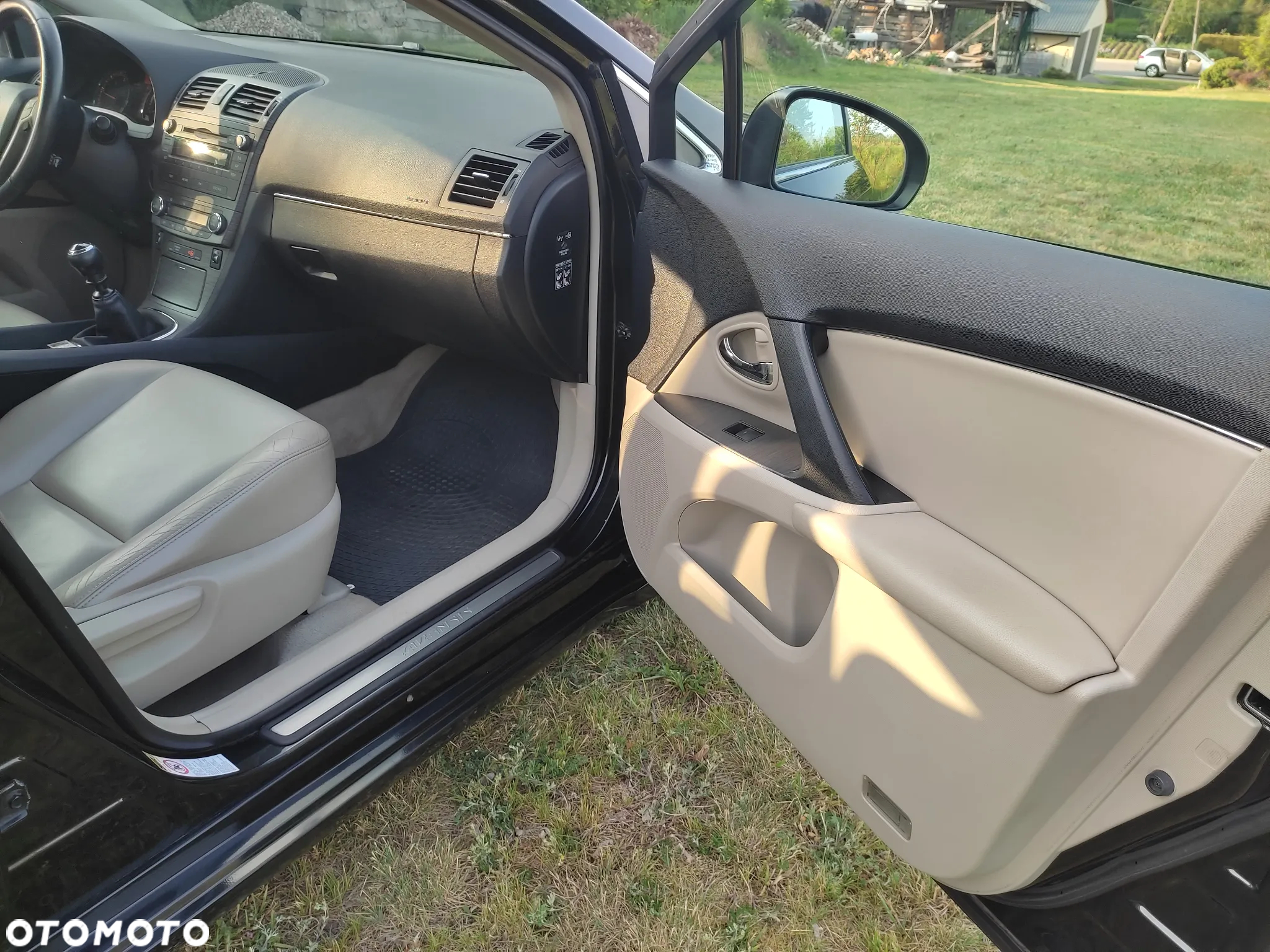 Toyota Avensis 2.0 D-4D Premium - 19